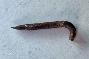 Verbogener Stahlstift.