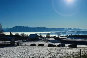 Blick von der Kantonsgrenze Aargau-Luzern in die Schweizer Alpen.