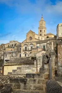 Blick auf die Kathedrale von Matera in der Altstadt.