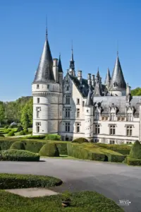 Mit seinen unzähligen Türmchen wirkt das Schloss wie ein Märchenschloss.