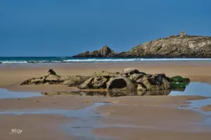 Der riesige Strand ist nur bei Ebbe so gross, bei Flut liegt der ganze Bereich der zu sehen ist unter Wasser.