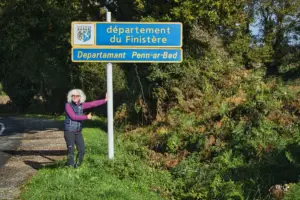 Die grosse Tafel kündigt den Wechsel in ein anderes französisches Departement an.