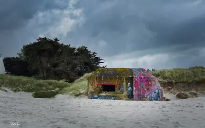 Ein Mahnmal – Der Bunker am Plage de Tréompan
