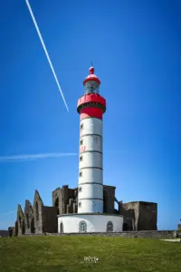 Ein imposanter Anblick zeigt der 56 m hoch in den Himmel ragende Leuchtturm Saint-Mathieu.