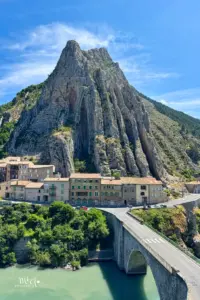Am Berg in Sisteron trifft man immer viele Kletterer an.