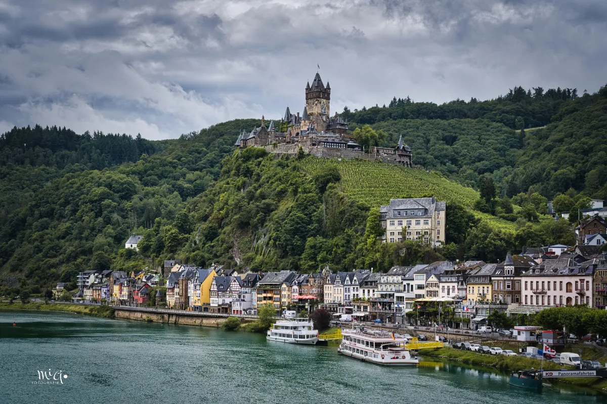 Blick auf die Stadt Cochem an der Mosel.