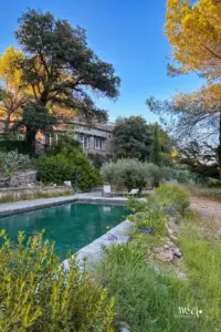 Wellness und Entspannung am Pool des Ferienhaus Maison Catalina in Gignac.